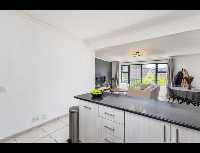 2 BEDROOM APARTMENT FOR SALE IN KENILWORTH